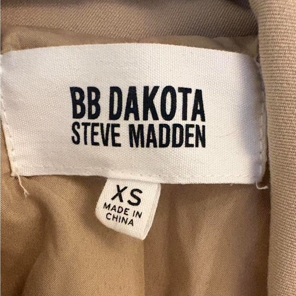 BB Dakota Camel Double-Breasted Blazer - Picture 3 of 3